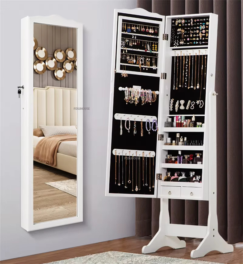 Pasqyre me Kabinet Bizhuterish